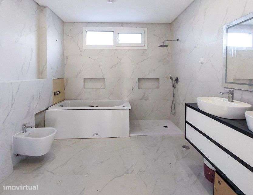 Moradia V5! Bem localizada - Grande imagem: 5/6