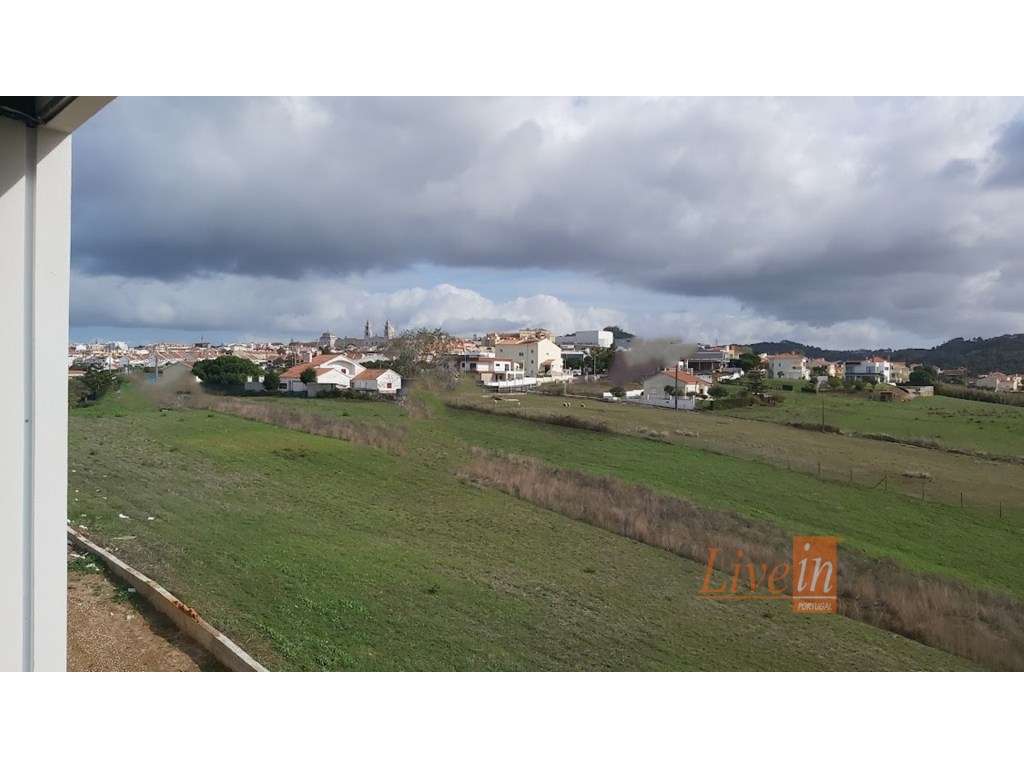 Moradia T4 Nova com Piscina e Jardim em Condomínio Privado em Mafra-22