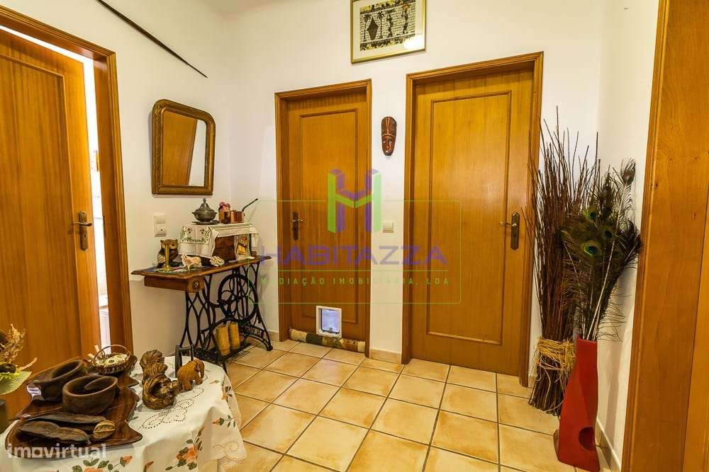Fantástica Moradia Térrea T3+1, com piscina, grande jardim, e garagem,-47