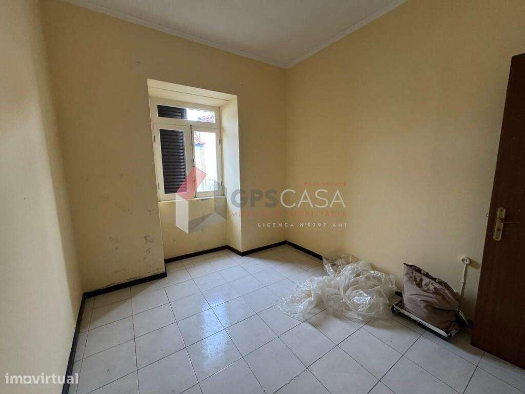 Moradia T3 com espaço exterior a poucos minutos do centro de Angra do-7