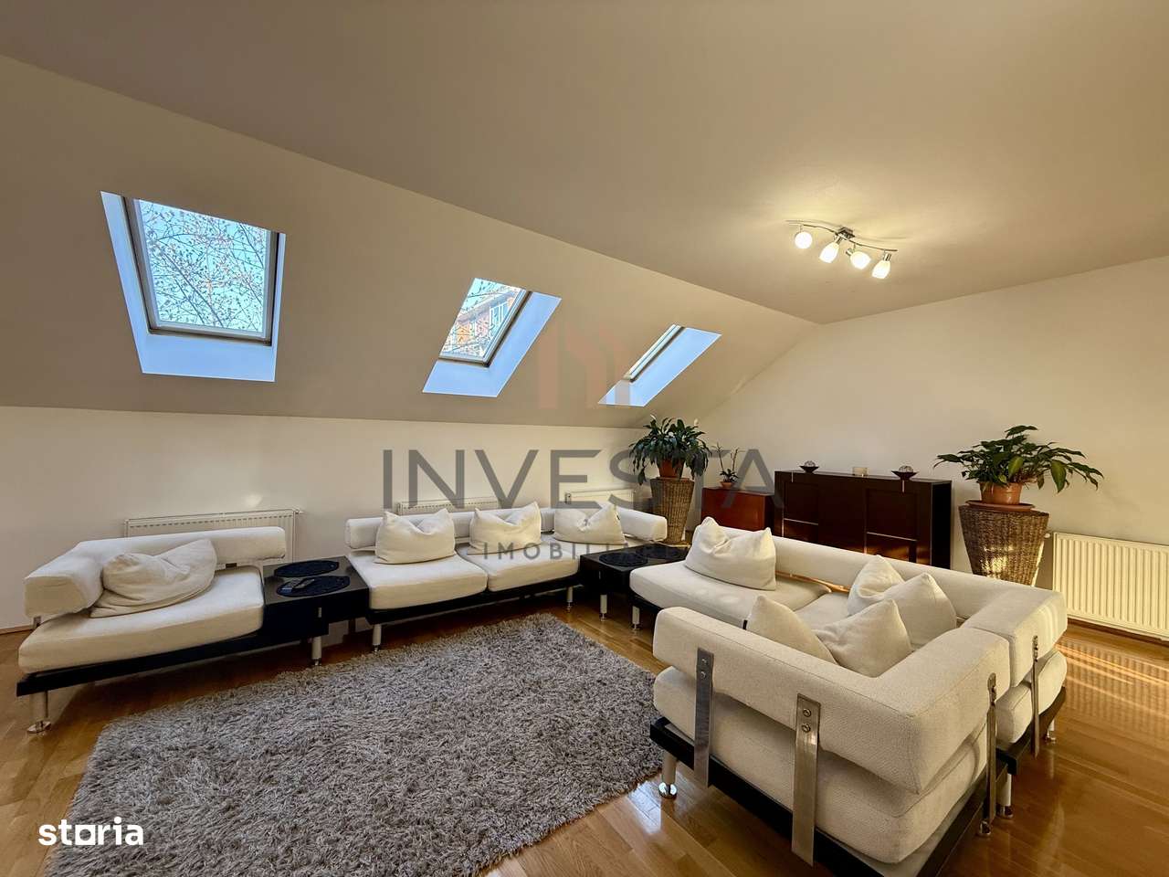 Casa de vanzare/Zona centrala/Ideală pt spatiu comercial/Gradinita - Imagine principală: 3/13