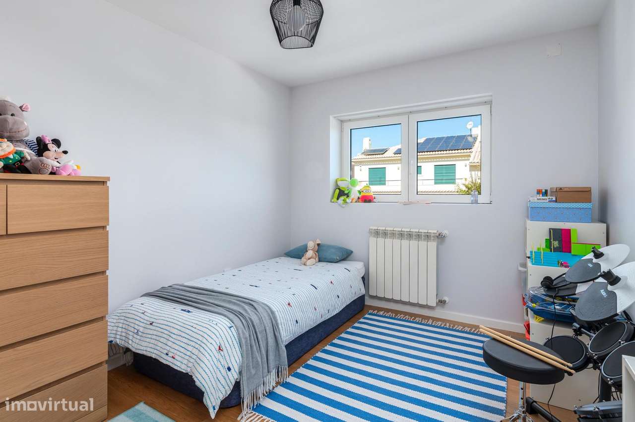 Moradia T3 com Jardim e Garagem | Construída em 2011 | São Pedro...-42