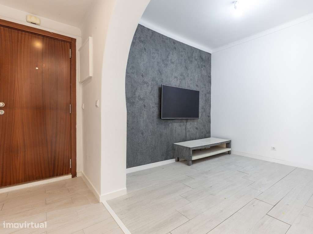 Apartamento T2 Remodelado com Terraço e Anexo - Queluz/Belas - Grande imagem: 5/21