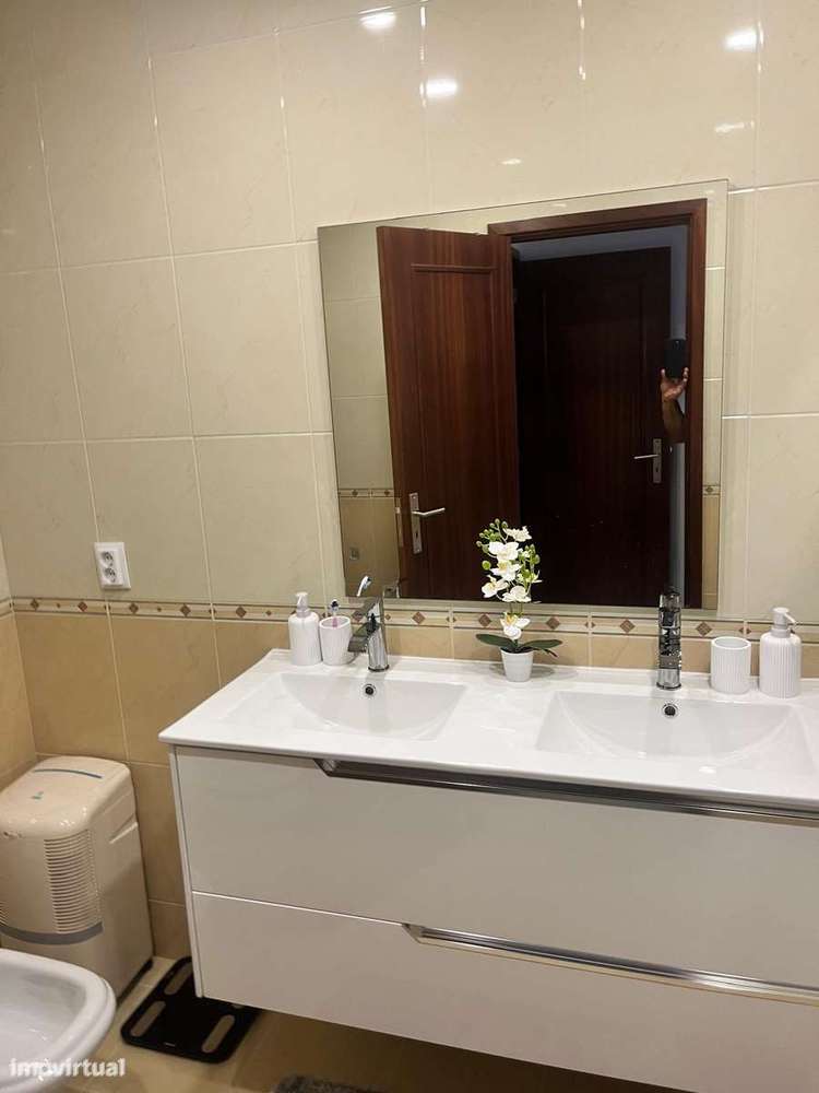 Apartamento T 3 em bom estado próximo Praia vila Cha-12