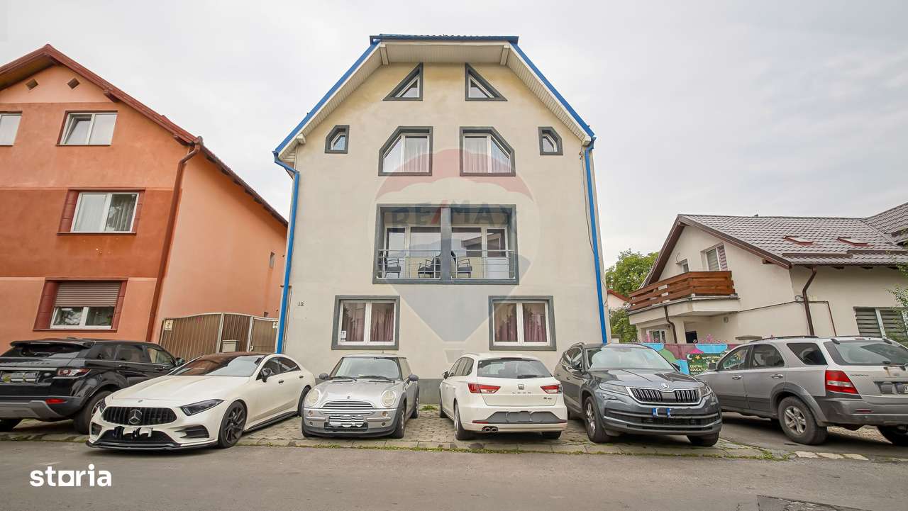 Casă / Vilă cu 14 camere de vânzare în zona Astra - Imagine principală: 2/20