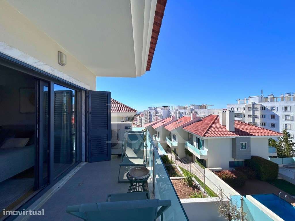 Moradia T3 renovada em condomínio com piscina no Estoril-45