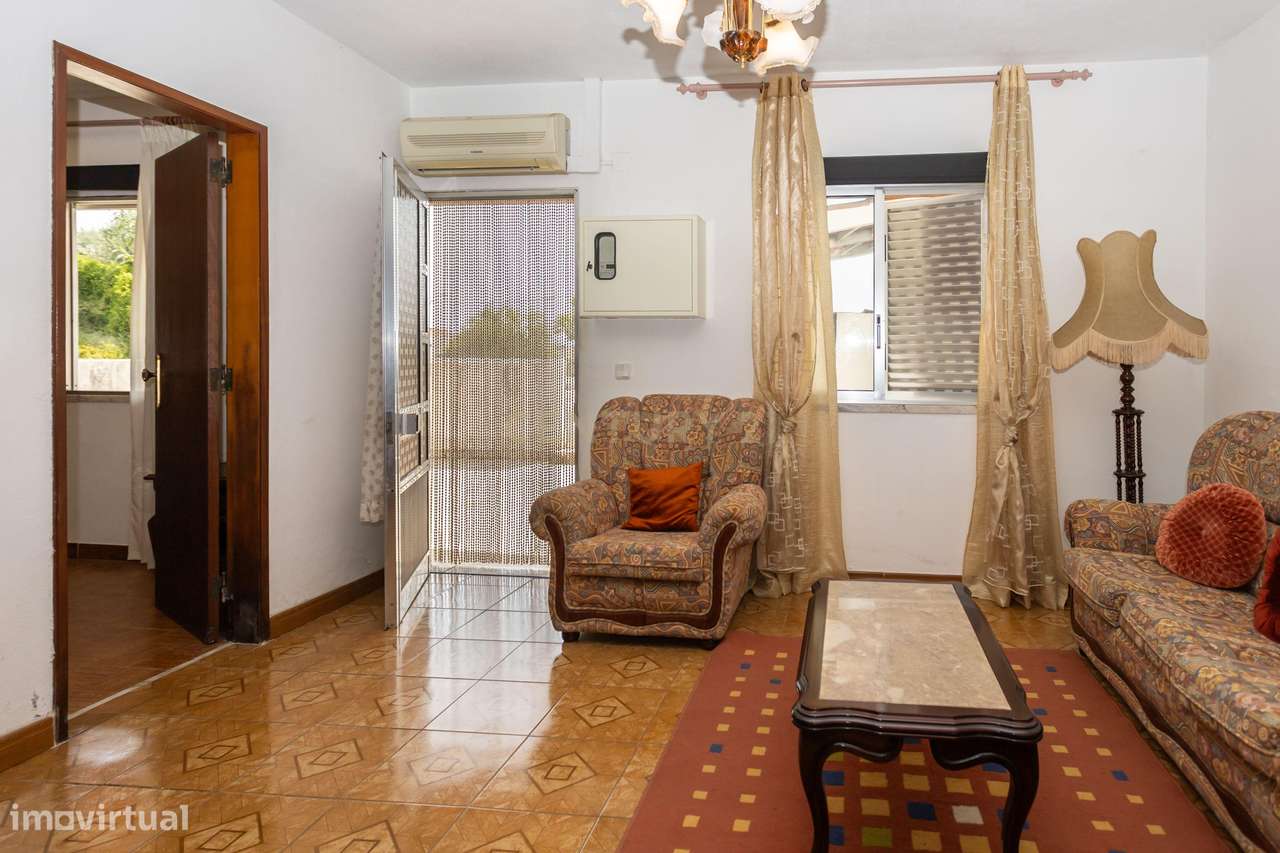 Moradia T2 com Terreno 7600m2 em Tomar-7
