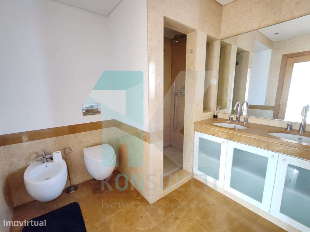 Moradia de luxo T4 com piscina no prestigiado condomínio fechado da...-31