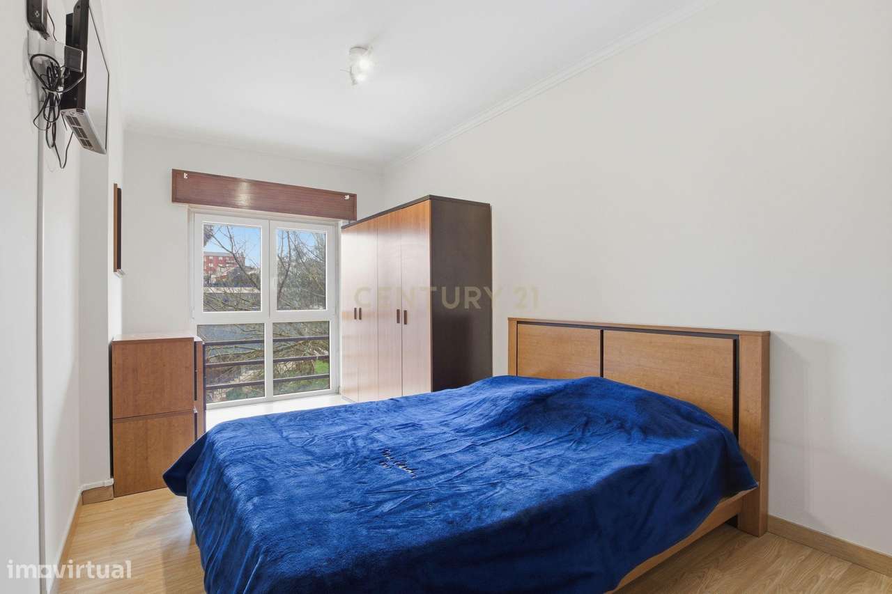 Apartamento T3 à Venda em Casal de Cambra – Excelente Estado de Conser-23