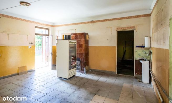 BUDYNEK  70m2  na magazyn, rekreację działka 3 ar. Przy drodze-11