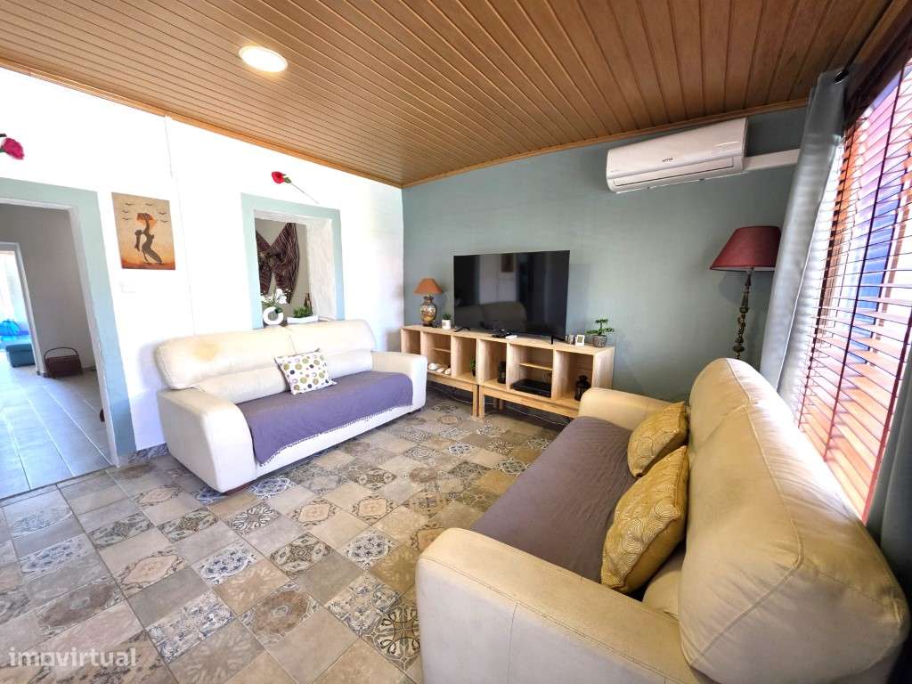 Moradia T2 com piscina, muito perto da Praia da Amieira-7
