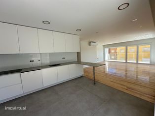 Apartamento T4 localizado em S. João do Estoril - Grande imagem: 5/45