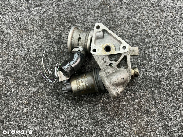 audi vw 1.6 alz zawór egr 06B131817L 06B131501 06B131101F - 2