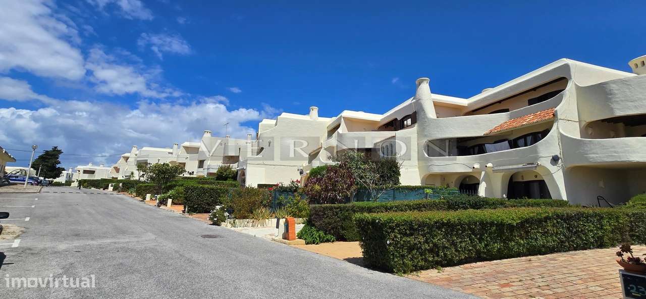 Algarve, Apartamento T2 semi-renovado com vista mar e estacionamento c-19