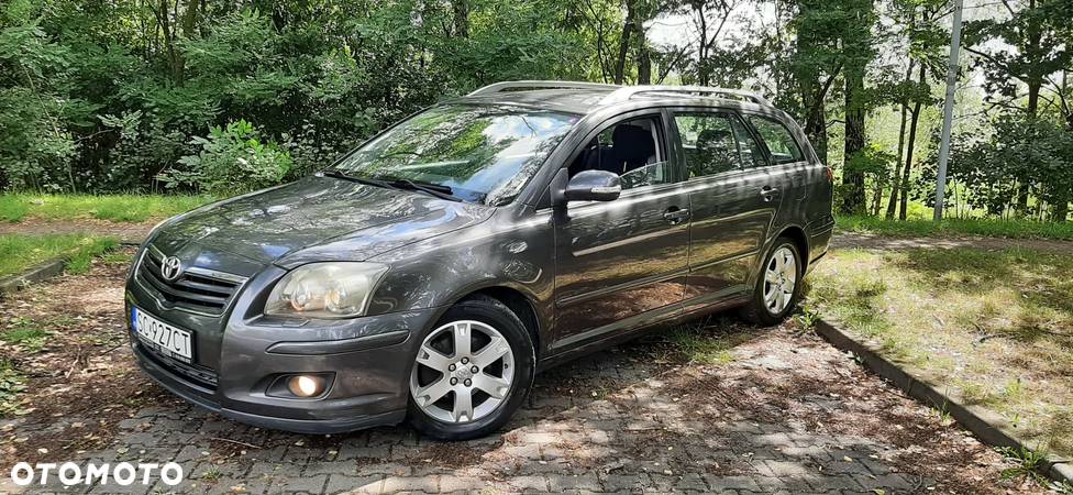 Toyota Avensis 1.8 VVT-i Sol - 2