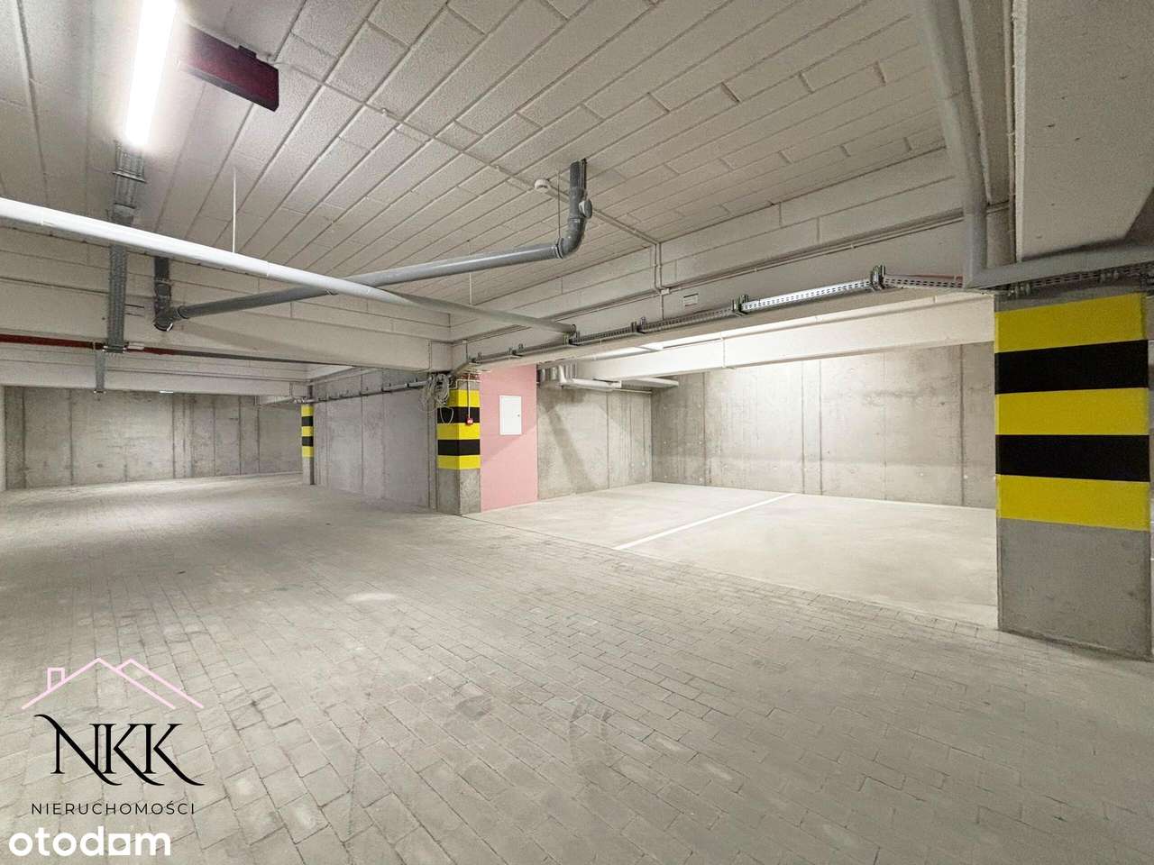 Miejsca postojowe z komórkami lokatorskimi - ścisłe centrum-2