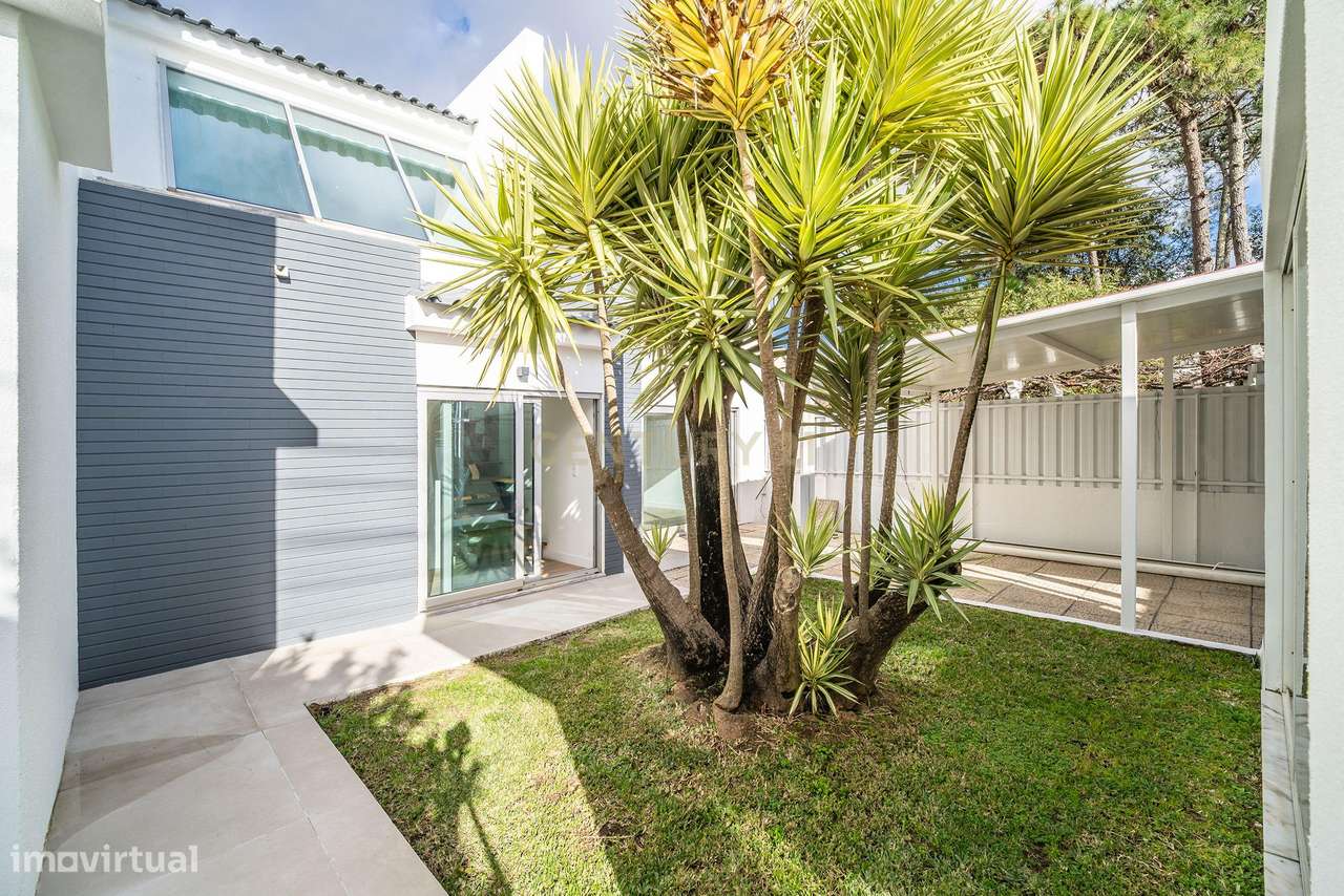 Moradia T6 com Piscina - Charneca de Caparica-15