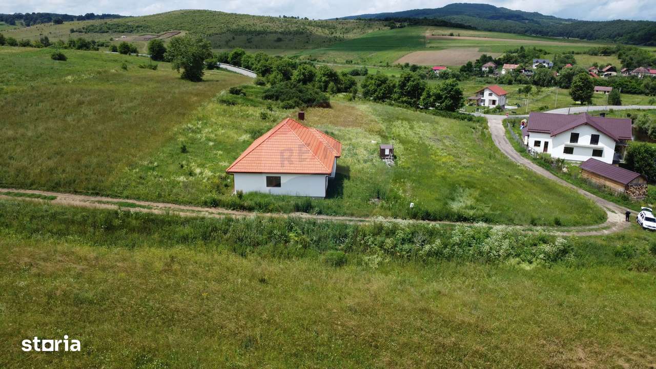 Teren intravilan 2700 mp de vânzare în Băbuțiu Cluj - Imagine principală: 1/17