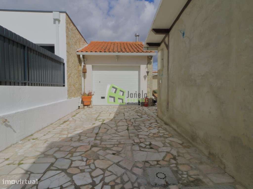 Moradia T2 Isolada com Anexo T1 - Fernão Ferro, Redondos-18