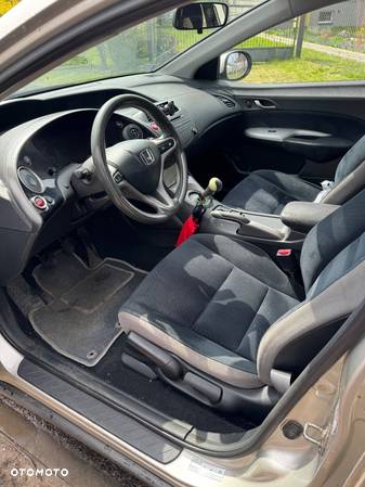 Honda Civic 1.8 Comfort - 9