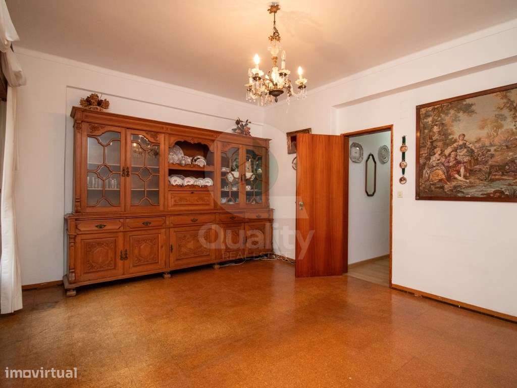 Apartamento T3 em Barreiro com Terraço e Elevador - Grande imagem: 2/27