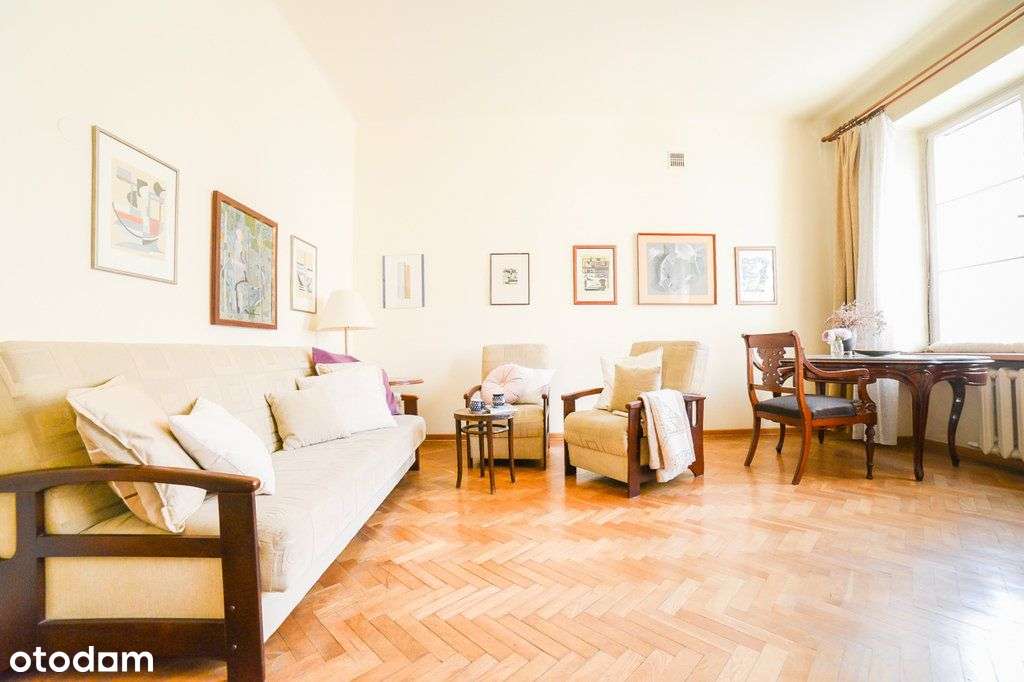 Spacerem na Zamek, kawę i do teatru – 59 m²-1