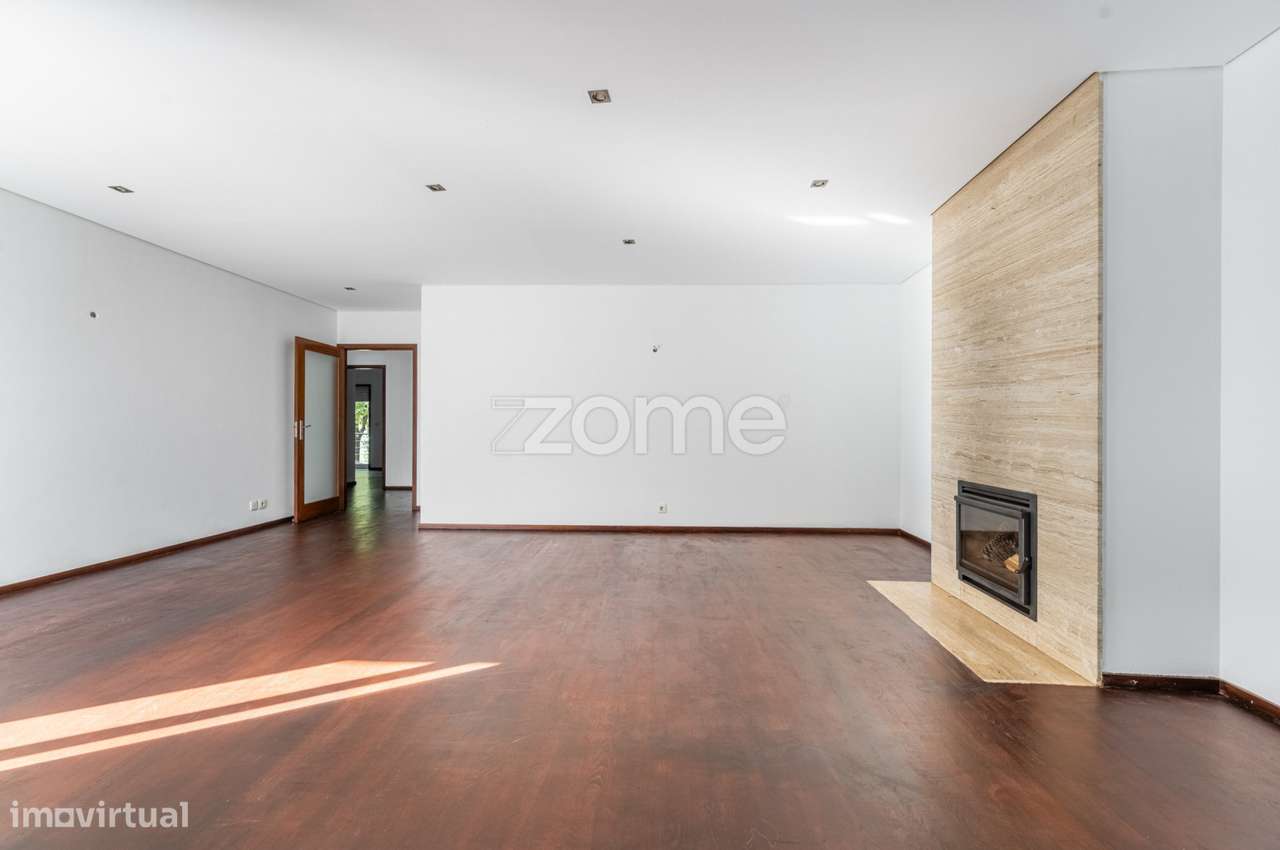 Apartamento T3 com Terraço e Churrasqueira - Grande imagem: 2/25