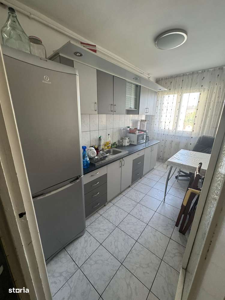 Apartament spatios cu 2 camere, hol patrat in Dambu, et 7-4
