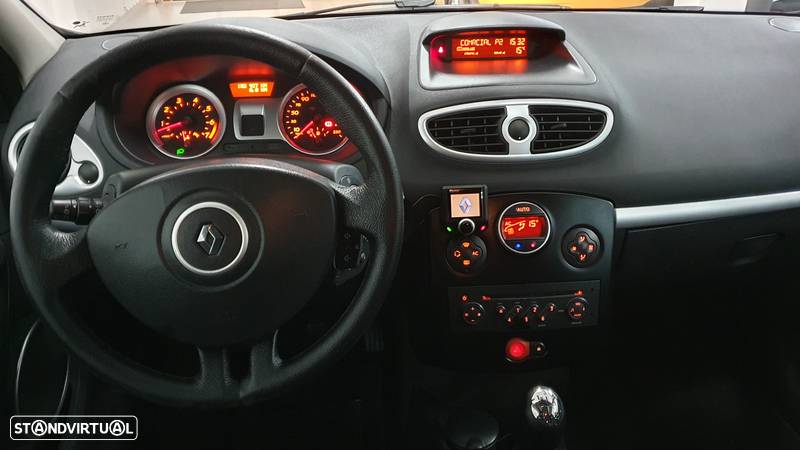 Renault Clio 1.2 16V Confort Privilège - 15