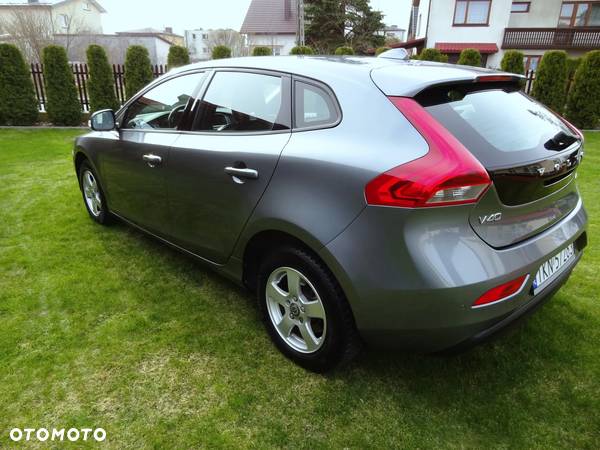 Volvo V40 CC D2 Momentum - 11