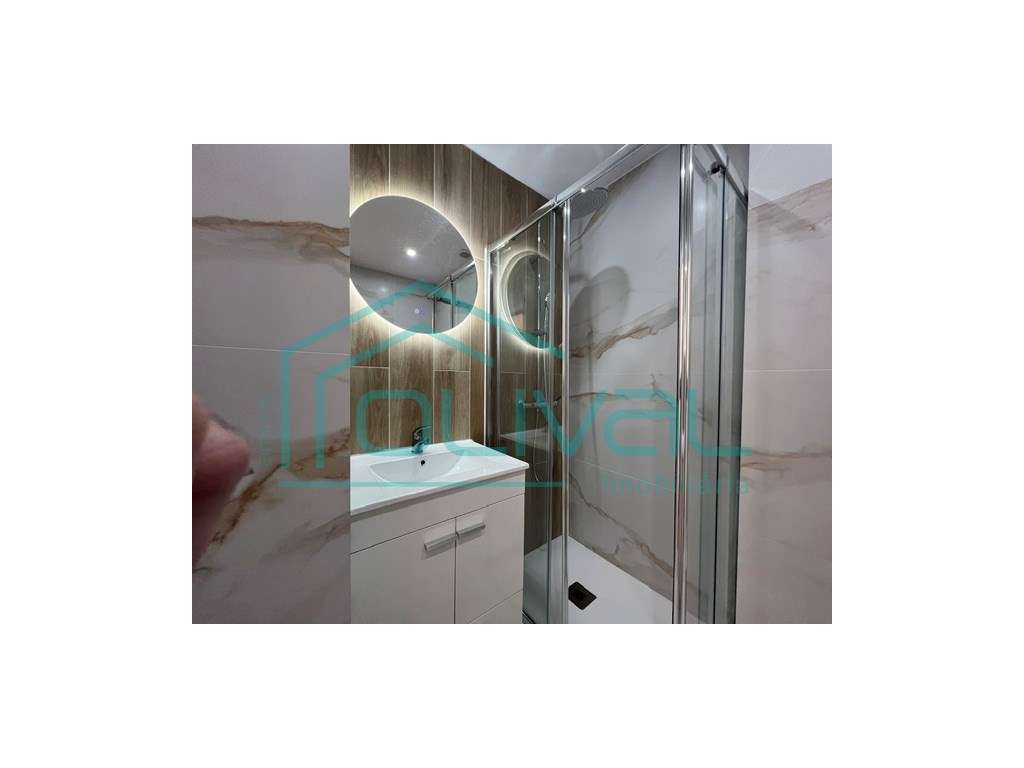 Apartamento T2 à venda na Rua 25 de Abril-9