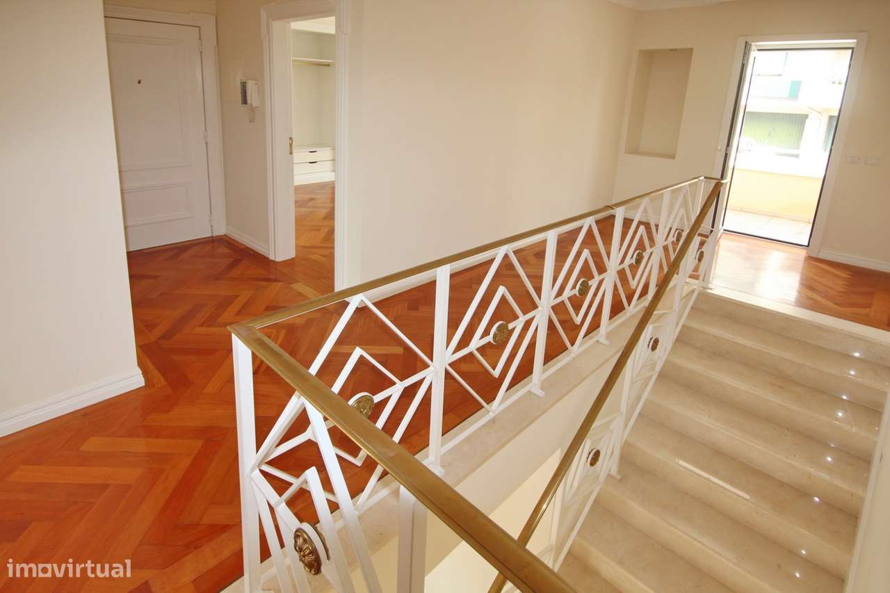 T4 Duplex Av. Afonso Henriques-12