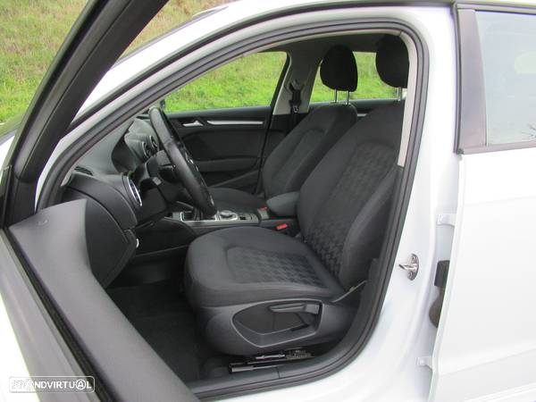 Audi A3 Sportback 1.6 TDi Attraction Ultra - 17