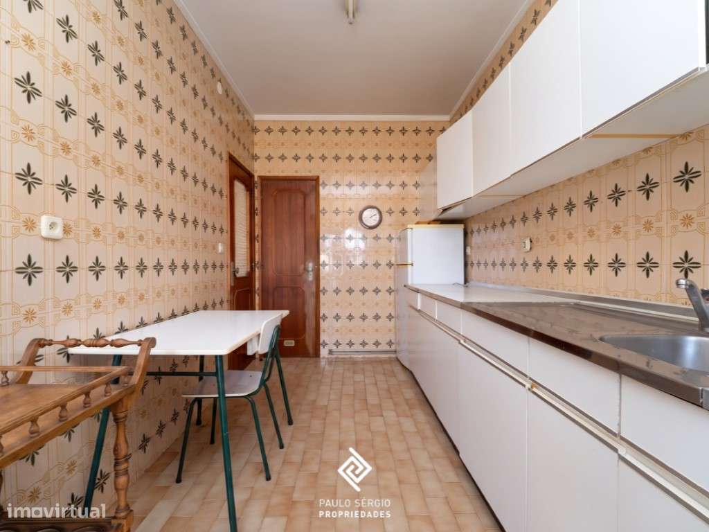 Apartamento T2+1 no Porto-5