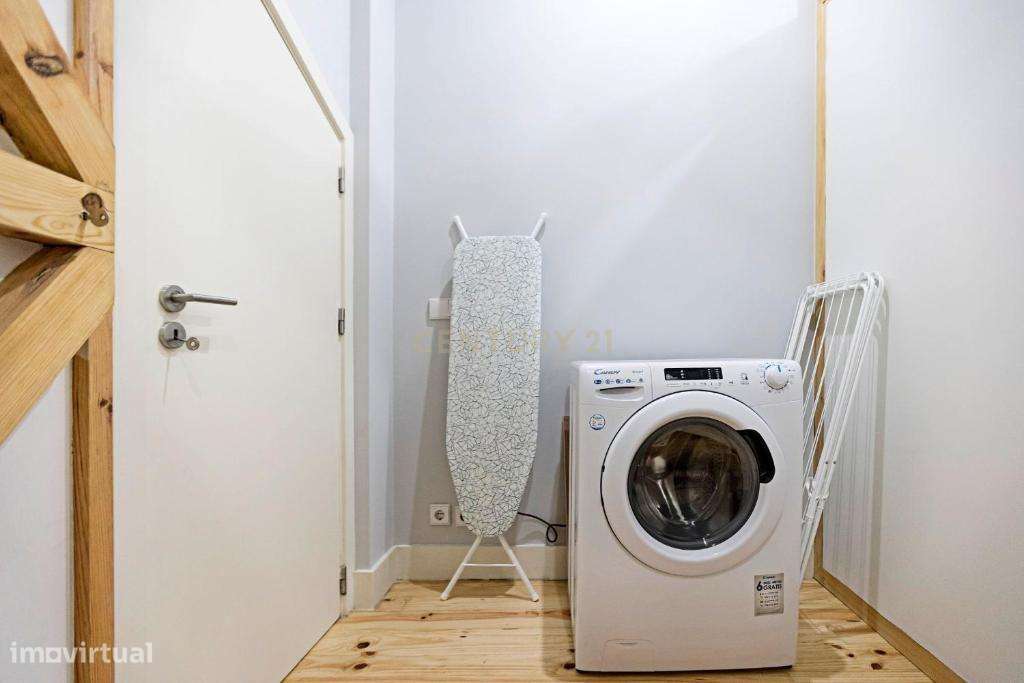 Prédio totalmente reabilitado com 5 apartamentos T0, no Centro Históri-16