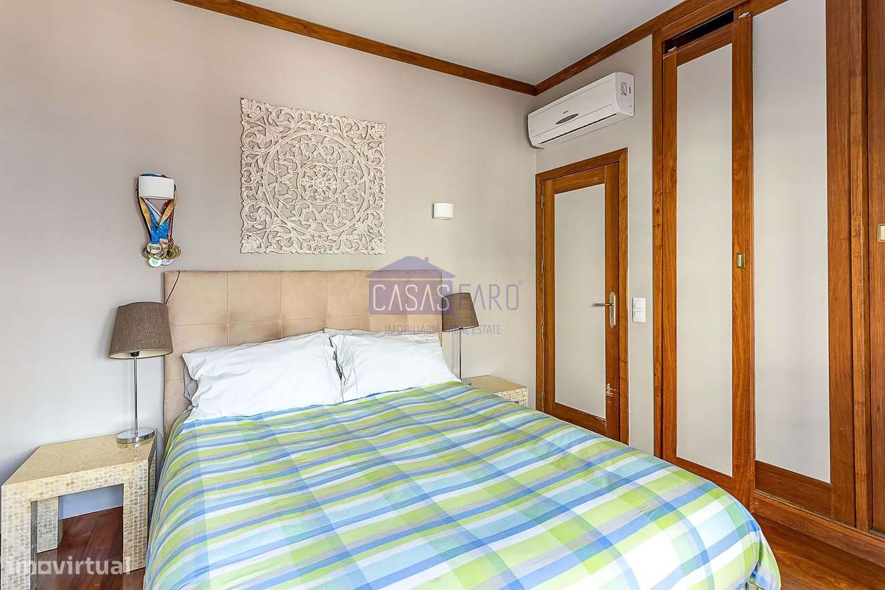 Imponente Moradia V3 de 3 pisos na zona da Avenida 5 de Outubro em Far-30