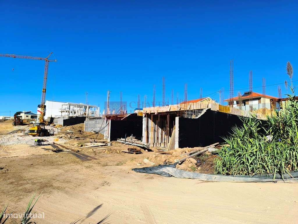 Moradia T4 Exclusiva em Condomínio Privado com Piscina | Junto a Mafra-21