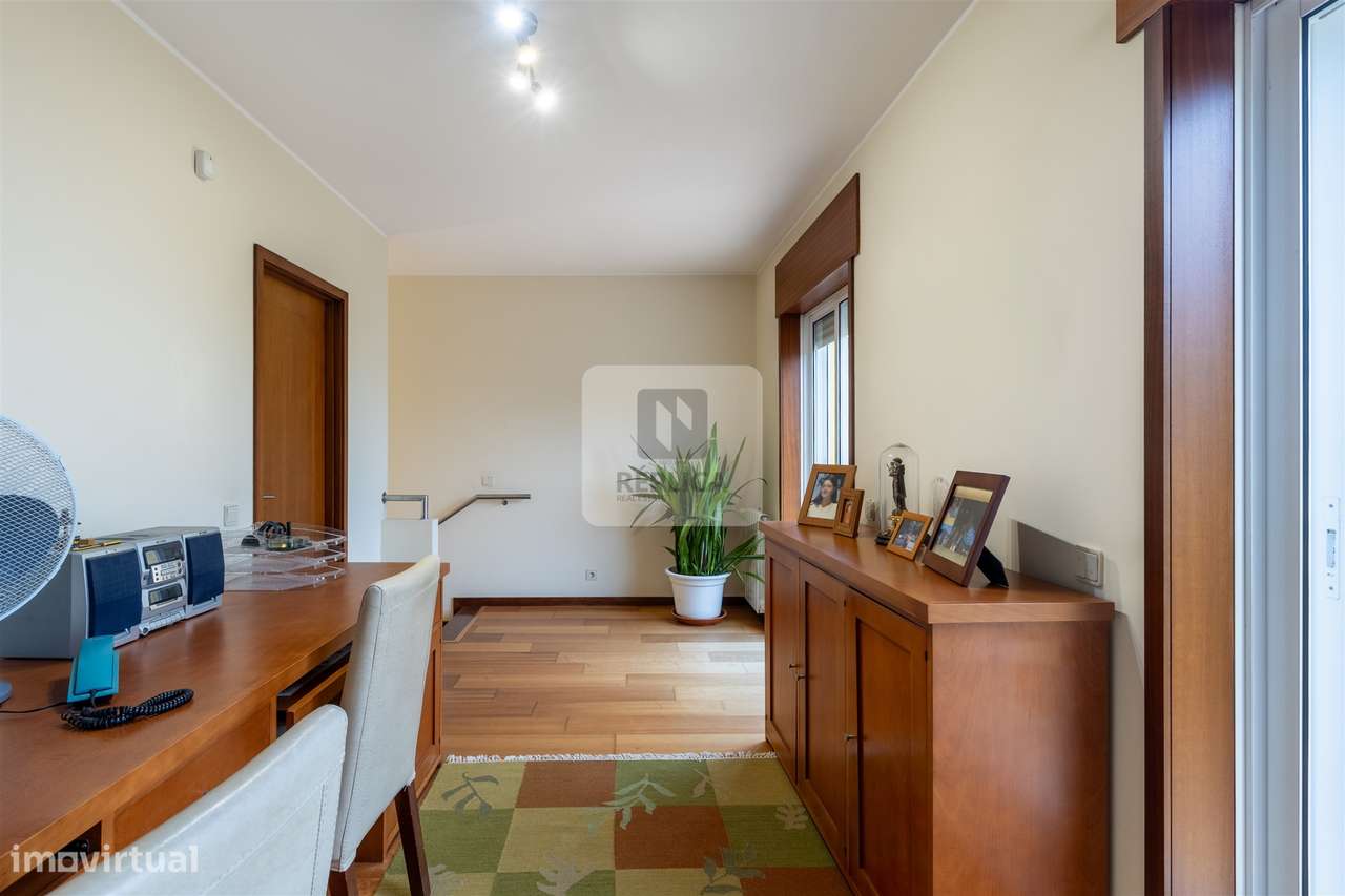 Moradia T5 com jardim e garagem | Senhora da Hora, Matosinhos-41