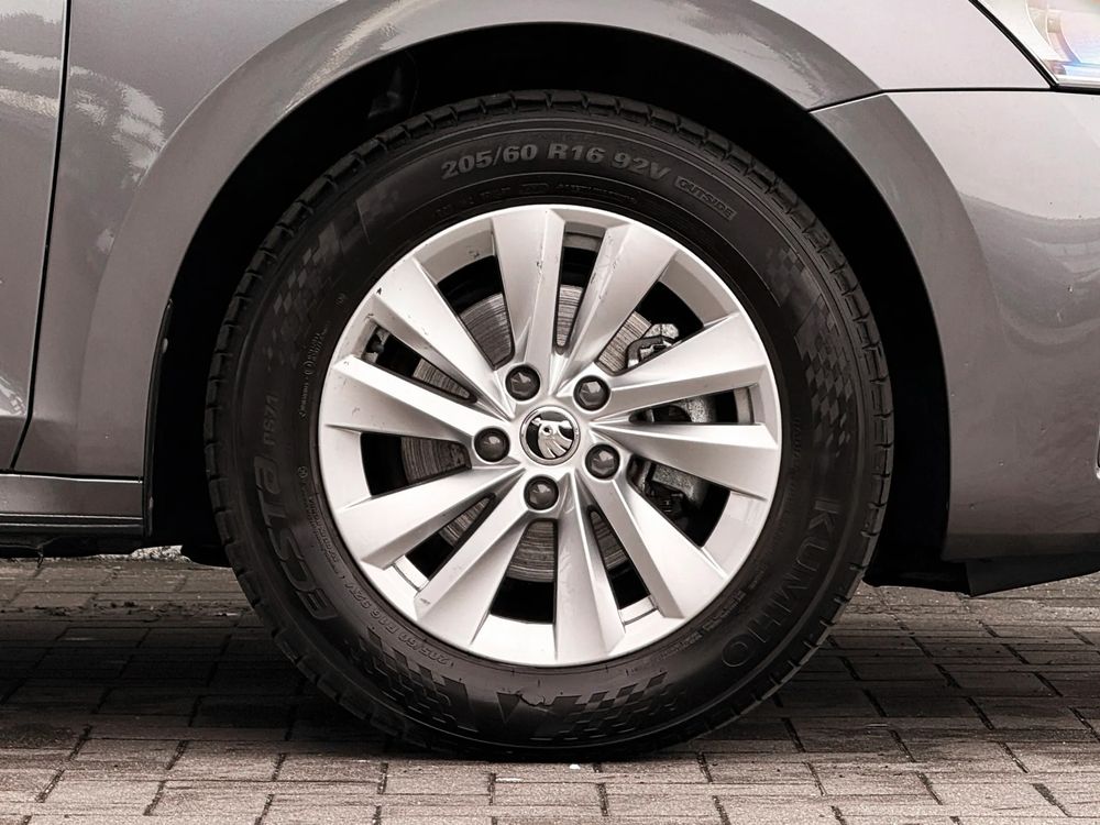 Skoda Octavia 1.5 TSI Edition 130 Essence 115 KM — zdjęcie 7