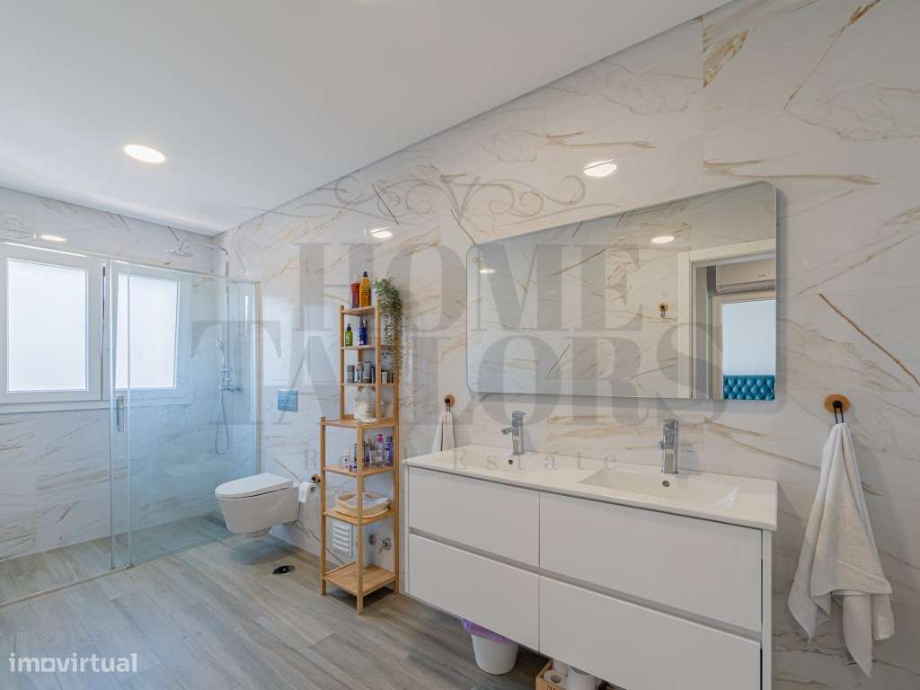 Moradia T3 em Caneças, com excelente jardim e garagem-21