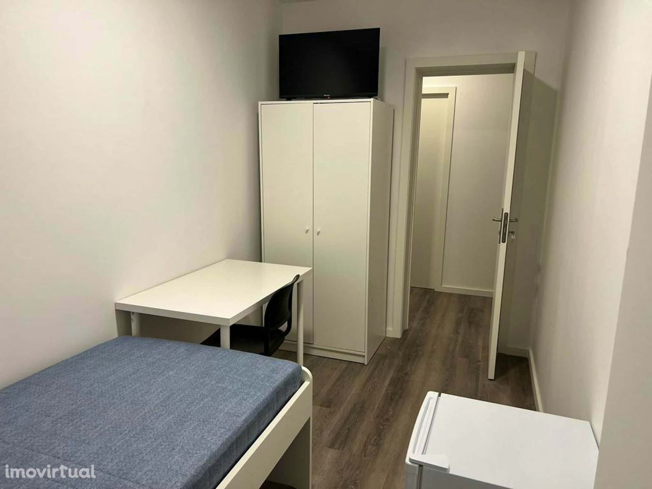 Single Room in a 8 bedroom apartment in Campanhã - Room 8