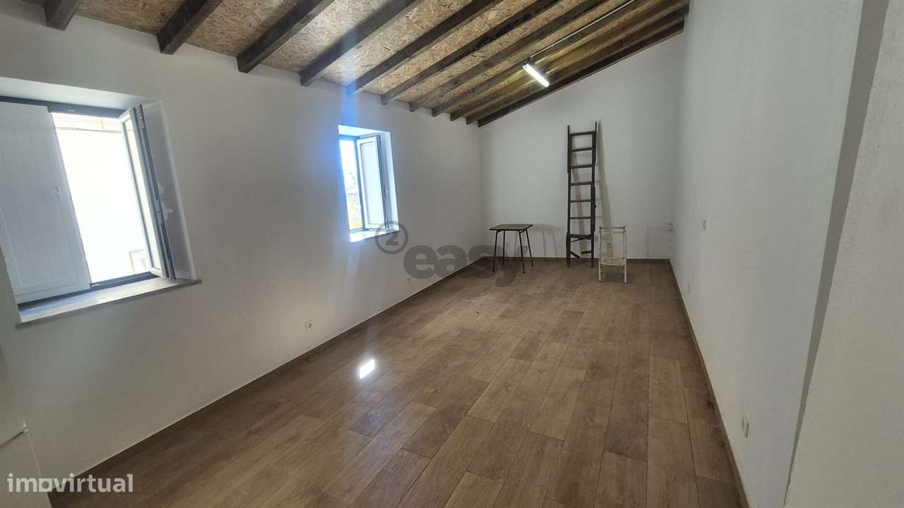 Armazém/comércio com 60m2 em Arroios com hipótese de transformação - Grande imagem: 3/18