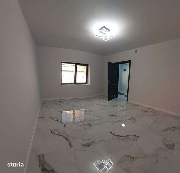 Vand casa in centrul orasului Rm Vacea , impecabila . - Imagine principală: 5/7