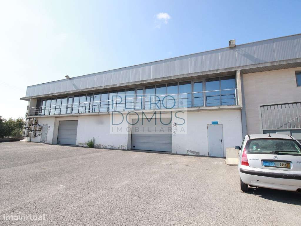 PAVILHÃO COM 2 PISOS PARA ARMAZÉM/ GARAGEM E ESRITÓRIOS (PARA SERVI... - Grande imagem: 5/20