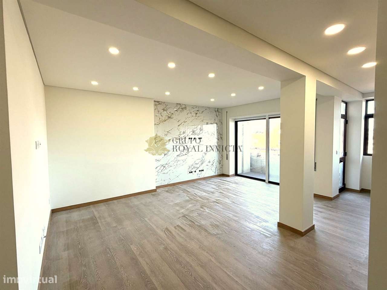 Apartamento T2 +1 Totalmente Remodelado com garagem fechada – Santa Ma - Grande imagem: 4/29