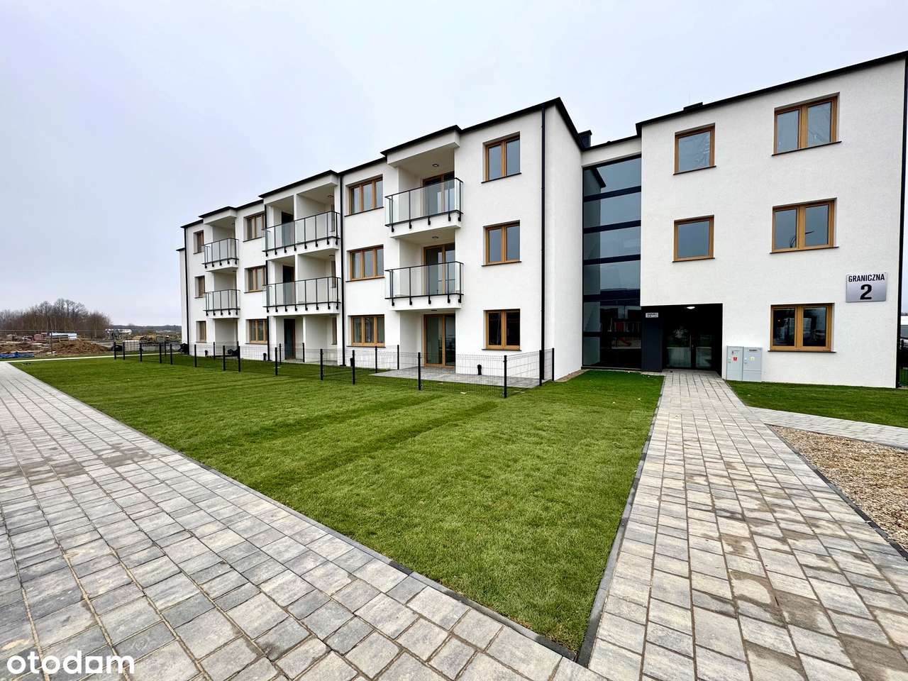 Nowe wykończone mieszkanie z ogródkiem i m.parkingowym !-4