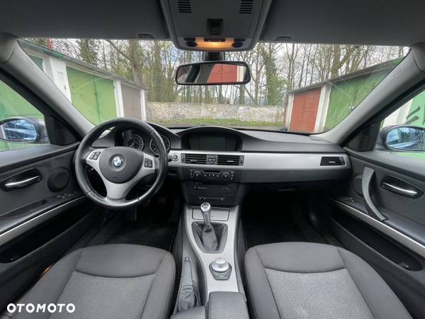 BMW Seria 3 320i - 26