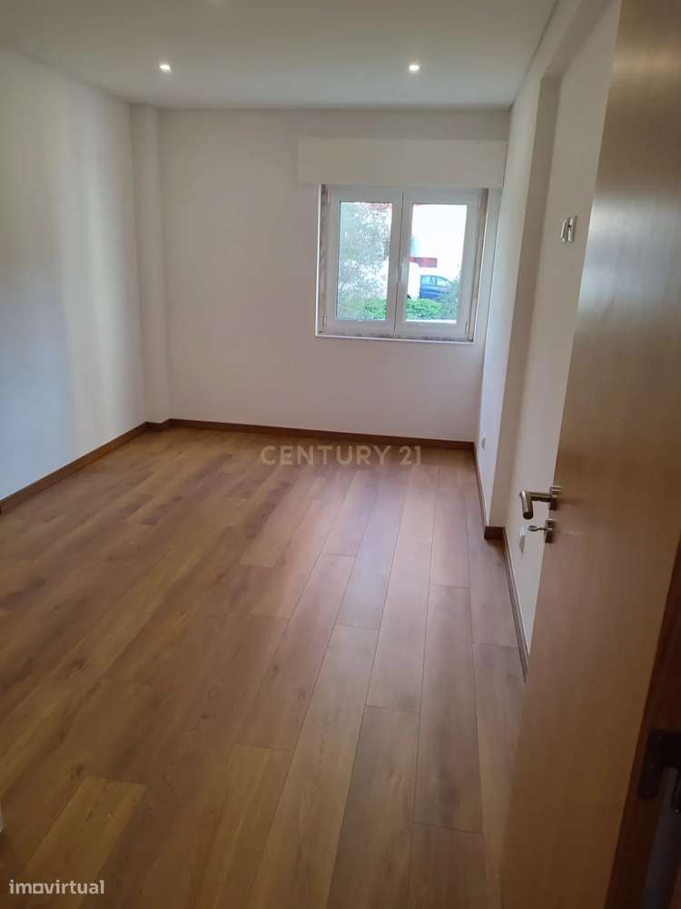 Apartamento T2 remodelado na Póvoa de Santa Iria, Vila Franca de Xira-9