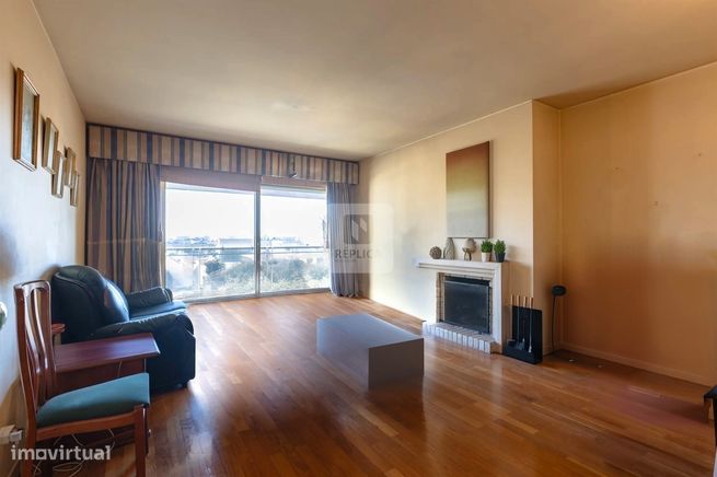 Apartamento T2 com Vistas Mar nos Pinhais da Foz-0