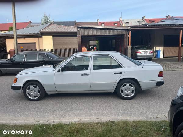 Mercedes-Benz W124 (1984-1993) - 2